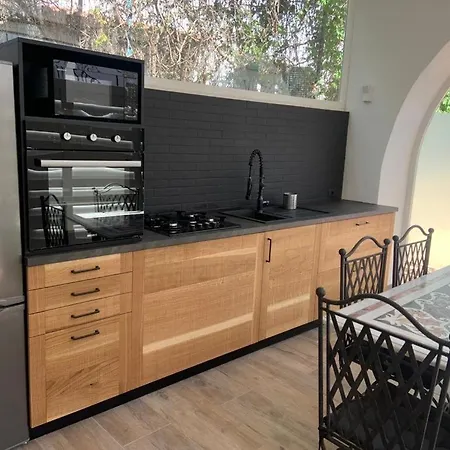 לינה וארוחת בוקר Matilda Luxury