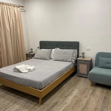 לינה וארוחת בוקר Matilda Luxury איסקיה