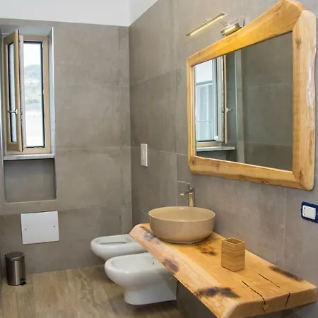 לינה וארוחת בוקר Matilda Luxury