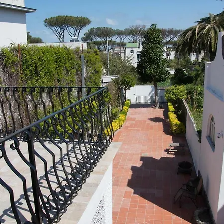 לינה וארוחת בוקר Matilda Luxury 4*