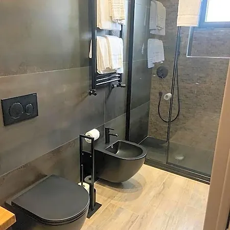 Matilda Luxury לינה וארוחת בוקר 4*